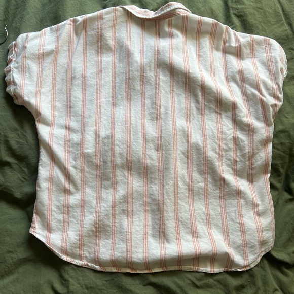 Universal threads button down - Picture 2 of 2